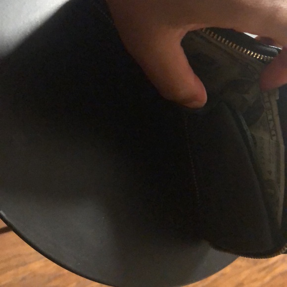 Cuyana Small Zip Wallet - Picture 5 of 6